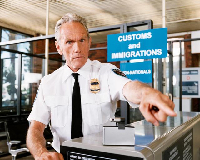 過海關不懂英文怎么辦?手把手教你過海關必備英文(含超詳細問答及翻譯)