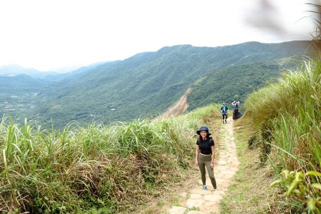 妹子的第一雙時尚運動涼鞋,讓Keen的這雙戶外涼鞋帶領我一起去探險