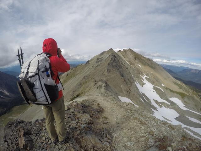 夏天最火的運動涼鞋,穿上Teva戶外涼鞋舒適又時髦