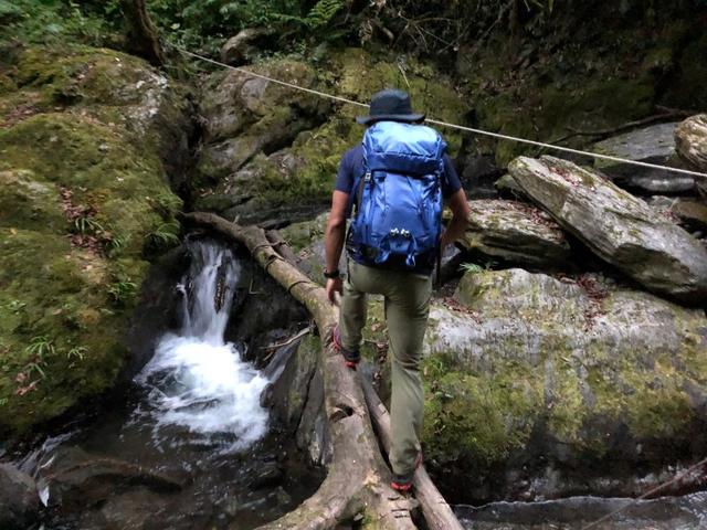 新款猛犸象Mammut背包裝備開箱測評,感受人包合一的背負體驗