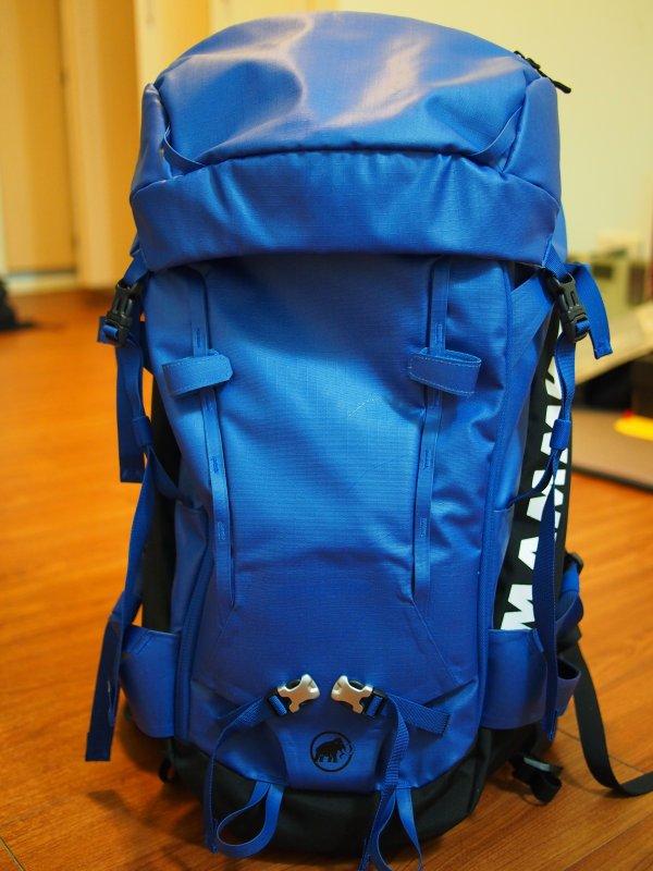 新款猛犸象Mammut背包裝備開箱測評,感受人包合一的背負體驗