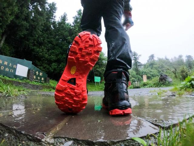 購買戶外登山鞋的新選擇,猛犸象Mammut高幫防水登山鞋測評