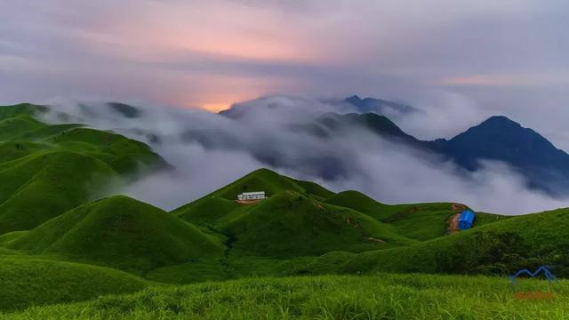 武功山上看云中草原,詳細實用的武功山徒步攻略