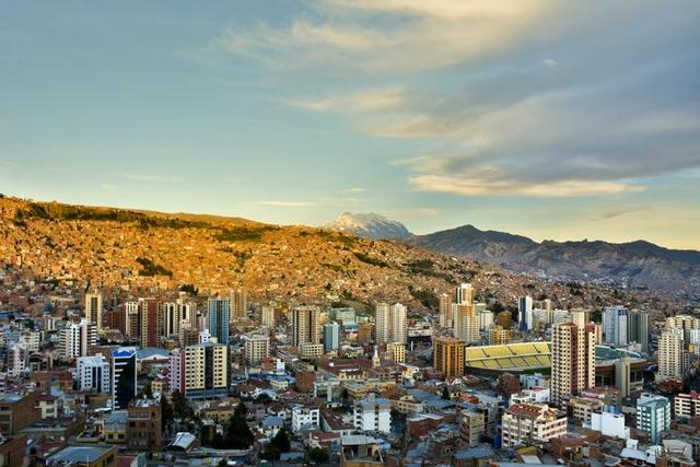 真正的天空之城,世界上最高的首都玻利維亞拉巴斯(La Paz)