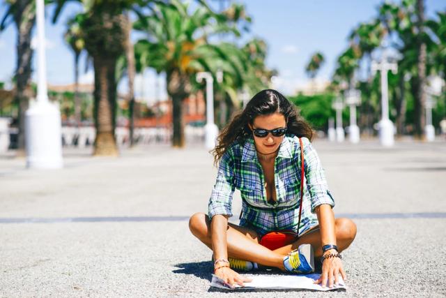 喜歡獨自旅行的女孩,請記住這注意這8個謊言要懂得說