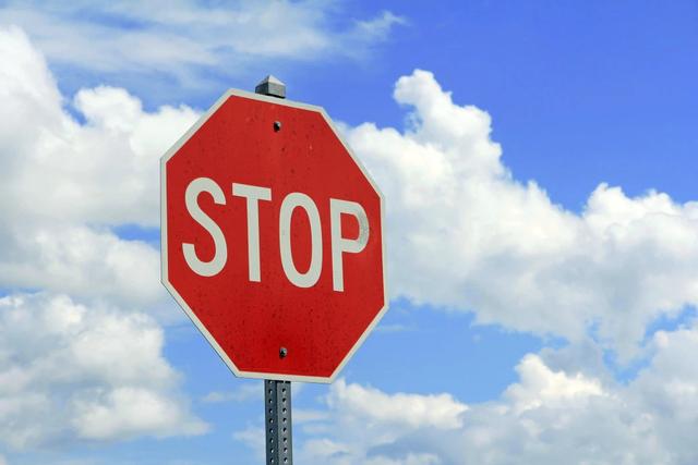 美國自駕游注意事項,準(zhǔn)備去美國自駕的朋友們需要知道的交通規(guī)則