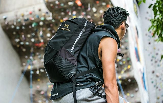 Arc'teryx始祖鳥戶外日用通勤雙肩包實測,滿足你戶外與都市的需求