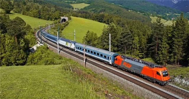 體驗全球最美的火車路線,慢慢尋找旅行的意義