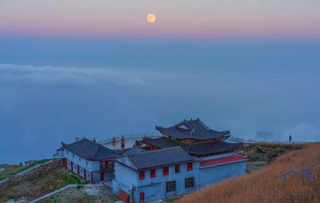 武功山上看云中草原,詳細實用的武功山徒步攻略