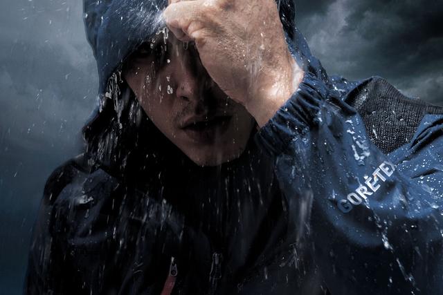 沖鋒衣不防水了怎么辦?什么是DWR防潑水處理?