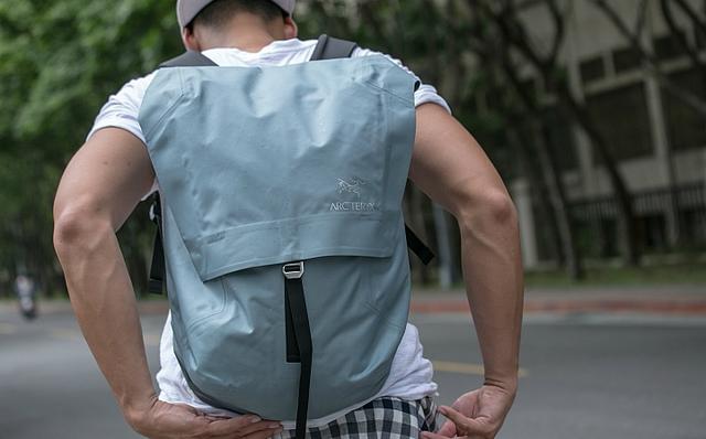 背包品牌只選始祖鳥,Arc'teryx始祖鳥Granville通勤背包測評