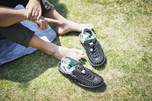 KEEN UNEEK潮款涼鞋,來一趟悠悠哉哉的日常漫游