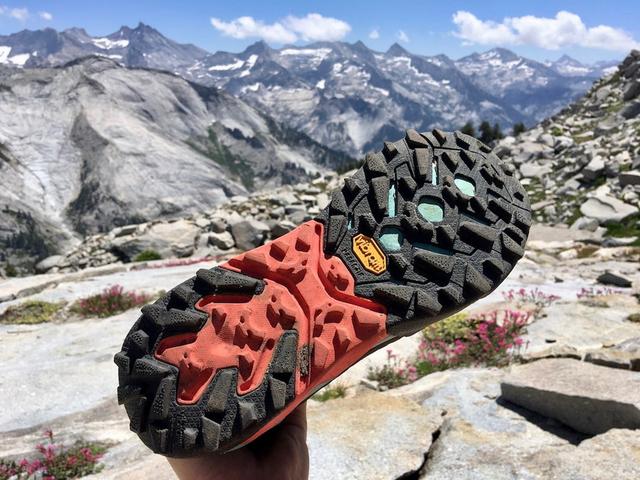 戶外品牌中的黑馬,潮流圈的HOKA ONE ONE登山鞋讓我重新出發