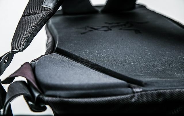 Arc'teryx始祖鳥戶外日用通勤雙肩包實測,滿足你戶外與都市的需求