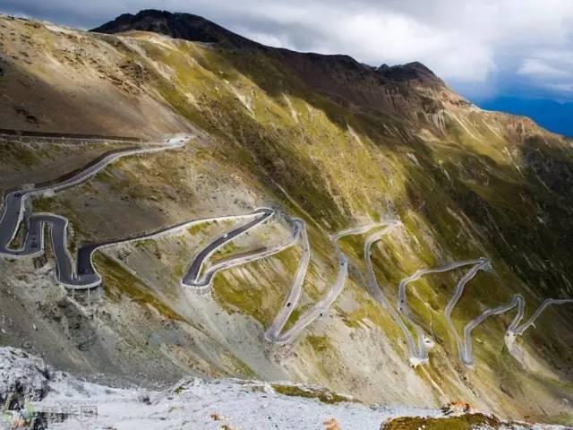 全球最驚險(xiǎn)刺激的十大公路,自駕游的老司機(jī)絕對(duì)不會(huì)打瞌睡