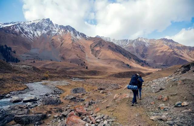 新疆旅行攻略,新疆徒步到底應(yīng)該怎么玩？