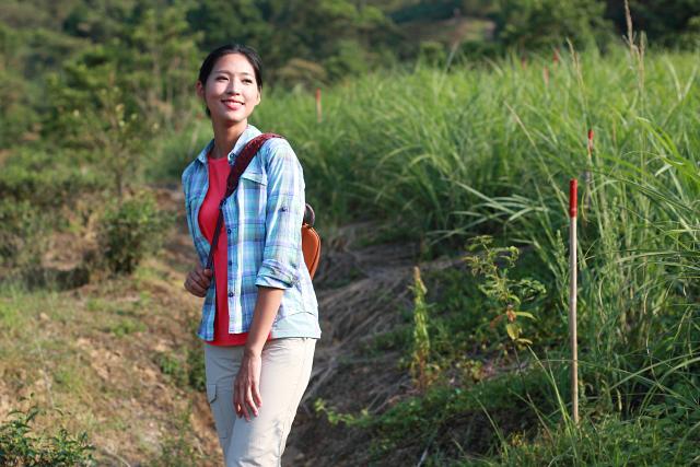 漂亮小姐姐實(shí)測Columbia速干防曬T恤，享受戶外運(yùn)動生活