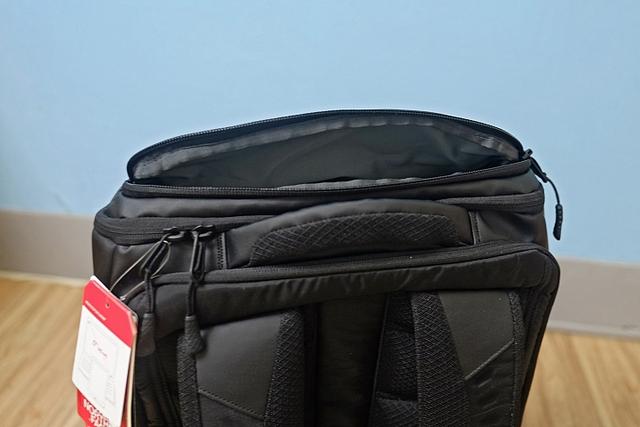 北面(The North Face)雙肩背包開箱曬物