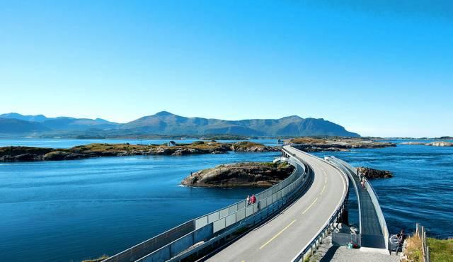 全球最驚險(xiǎn)刺激的十大公路,自駕游的老司機(jī)絕對(duì)不會(huì)打瞌睡