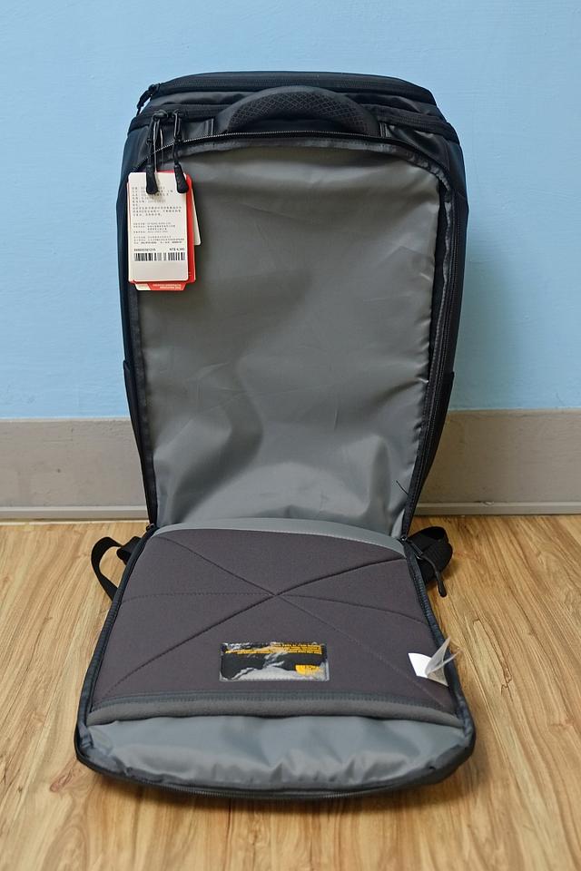 北面(The North Face)雙肩背包開箱曬物