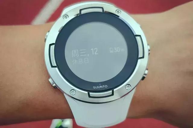 Suunto頌拓5運動手表開箱評測,專為運動人士設計的運動腕表
