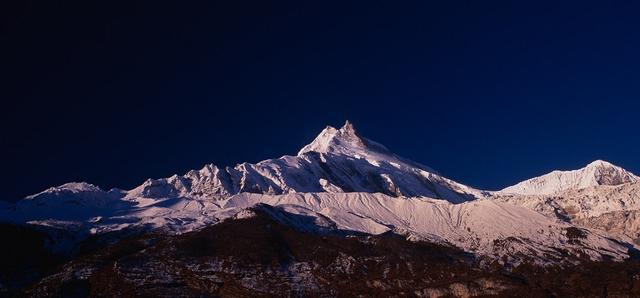 尼泊爾經典徒步路線,馬納斯魯峰大環線MCT雪山徒步攻略