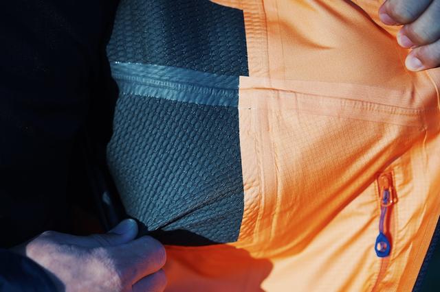 Mammut猛犸象極限沖鋒衣評測,一款經典有實力的防水外套