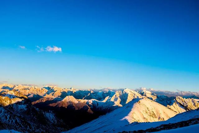 新疆旅行攻略,新疆徒步到底應(yīng)該怎么玩？