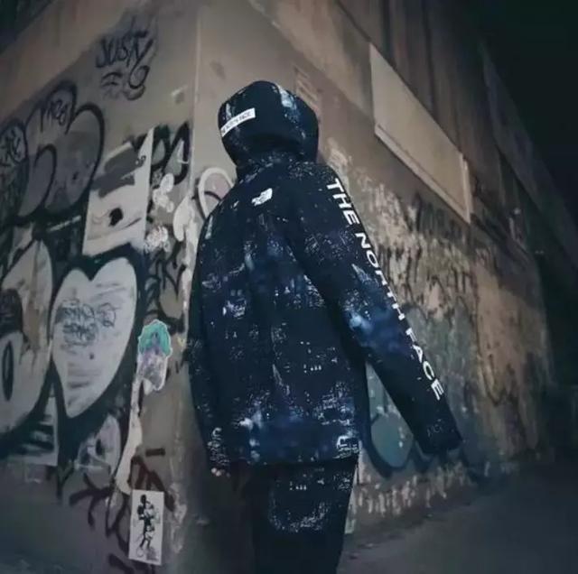 沖鋒衣哪個(gè)牌子質(zhì)量好,買沖鋒衣先看該怎么選沖鋒衣