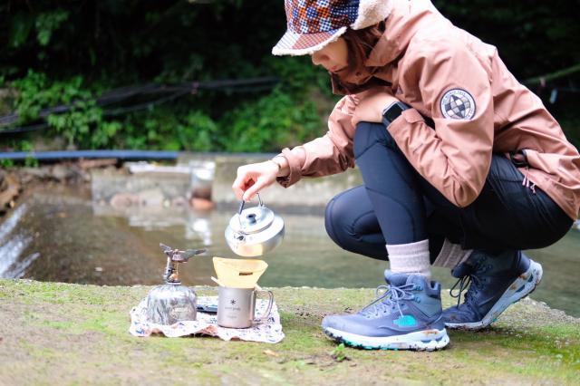 沖鋒衣哪個牌子好?各大戶外品牌沖鋒衣穿搭推薦