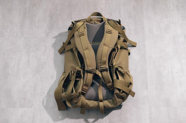 戶外徒步背包推薦,神秘牧場Mystery Ranch開箱體驗