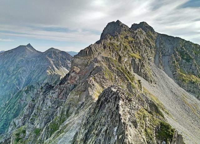 Arc’teryx始祖鳥全新輕量重裝登山鞋實測,徒步中發現的好裝備