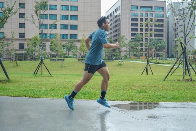 專為跑者設計,Merrell邁樂越野慢跑鞋實測與穿著感受