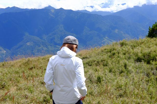 沖鋒衣哪個牌子好?各大戶外品牌沖鋒衣穿搭推薦