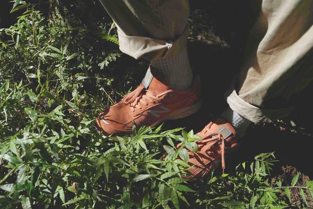 一起當(dāng)個(gè)戶外時(shí)尚潮人,人人都能上手的三種背心穿搭