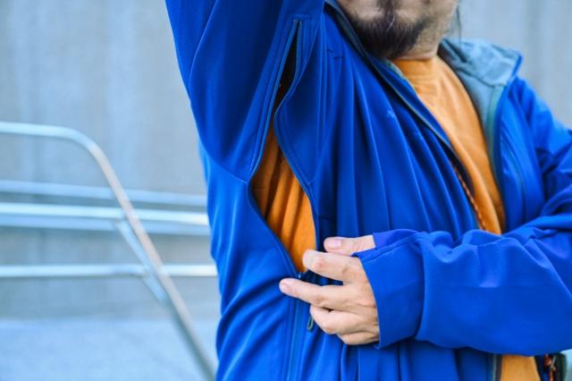 Mammut猛犸象軟殼外套開箱,輕薄軟殼外套首選