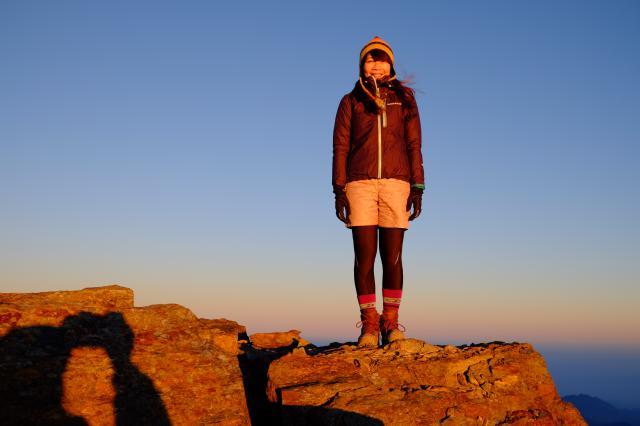 沖鋒衣哪個牌子好?各大戶外品牌沖鋒衣穿搭推薦