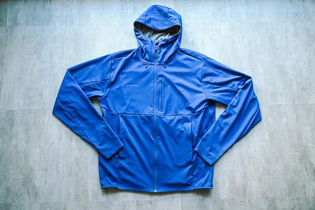 Mammut猛犸象軟殼外套開箱,輕薄軟殼外套首選