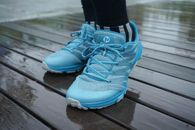 專為跑者設計,Merrell邁樂越野慢跑鞋實測與穿著感受
