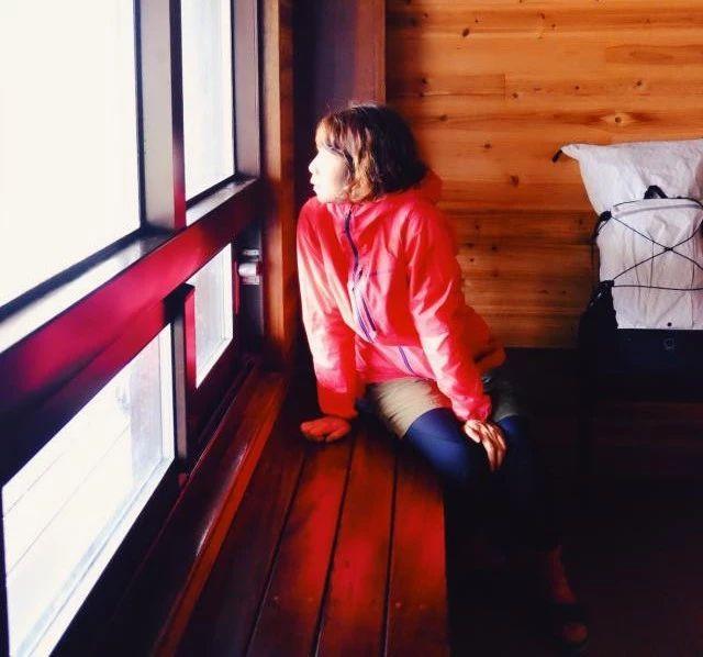 沖鋒衣哪個牌子好?各大戶外品牌沖鋒衣穿搭推薦