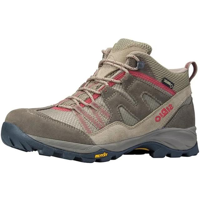 跟著妹子穿搭戶外運動服裝,這樣的登山裝備最時尚