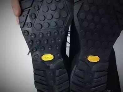 Arc'teryx始祖鳥打假指南,教你辨別真假始祖鳥