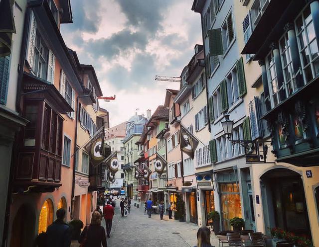 阿爾卑斯山脈中最美的山城,瑞士采爾馬特自助游