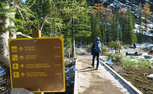 加拿大班夫國家公園,落基山脈中的夢幻藍色冰河路易斯湖