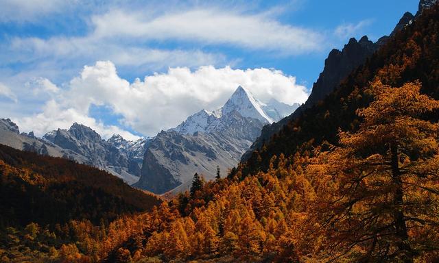 川西徒步稻城亞丁,除了美景還有沖古寺