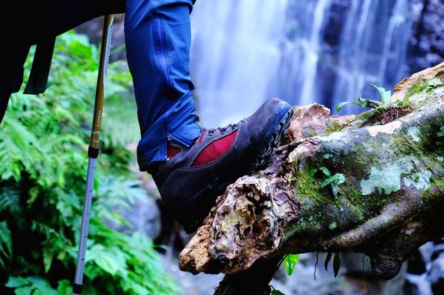 個人評測及推薦,來自意大利的Zamberlan贊貝拉高幫登山鞋