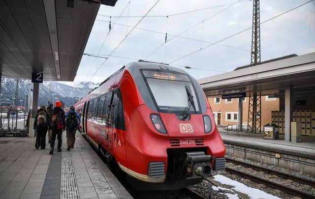 楚格峰游玩實用攻略,帶你探秘德國第一高峰的冰雪世界