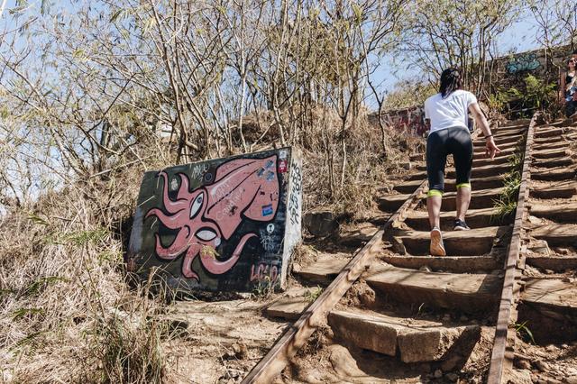 夏威夷火山徒步之旅,穿著Salomon薩洛蒙輕量戶外鞋實測