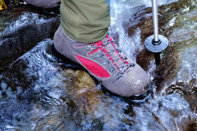 個人評測及推薦,來自意大利的Zamberlan贊貝拉高幫登山鞋