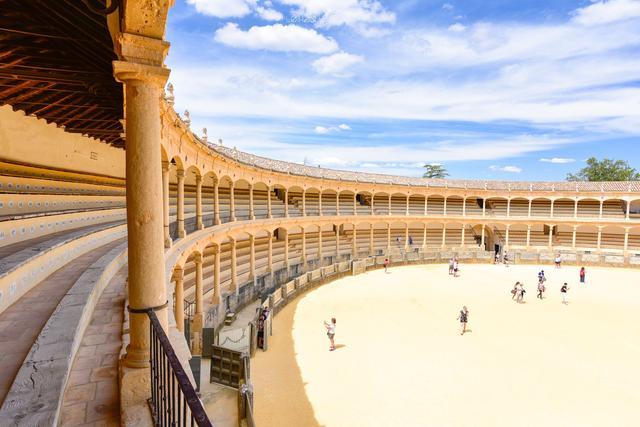 發(fā)現(xiàn)一個不一樣的西班牙,白色山城懸崖小鎮(zhèn)龍達Ronda自由行